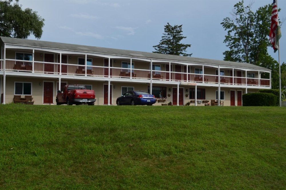Cozy Corner Motel Main image